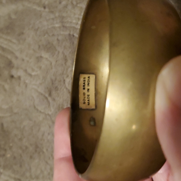Solid brass bangle - Picture 2 of 2